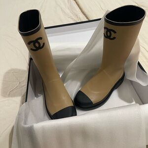 CHANEL Tan and Black Winter Boots